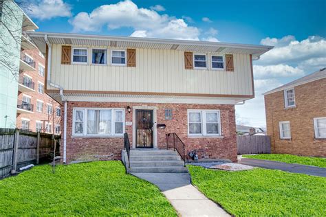 It contains 4 bedrooms and 3 bathrooms. . Zillow schiller park